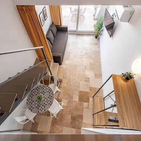 Desactivado Atico Duplex Con Barbacoa Y Terraza En Barri Port Maritim